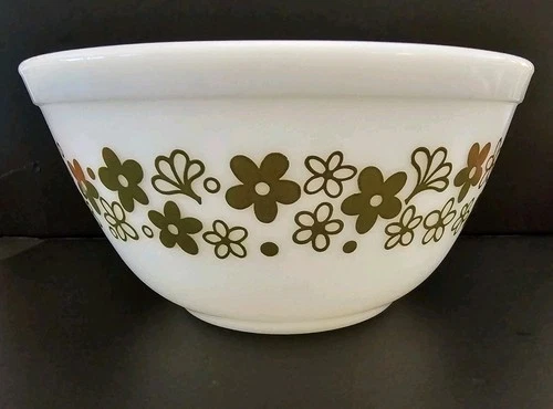 Vtg Pyrex #402 Mixing Bowl  Spring Blossom  1 1/2qt Green On White