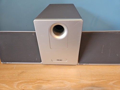 Subwoofer y altavoces Teac ideales para PC o escucha auxiliar - Imagen 3 de 8
