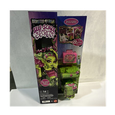 Monster High Self-Scare Secrets Venus McFlytrap Fashion Doll 14pc Accessories