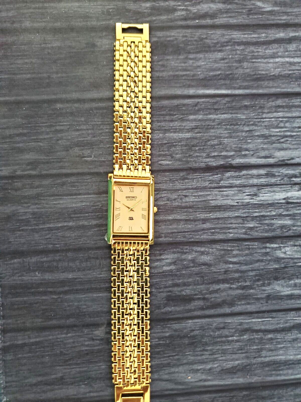 Vintage Tank Rectangular White Dial Milanese band… - image 1