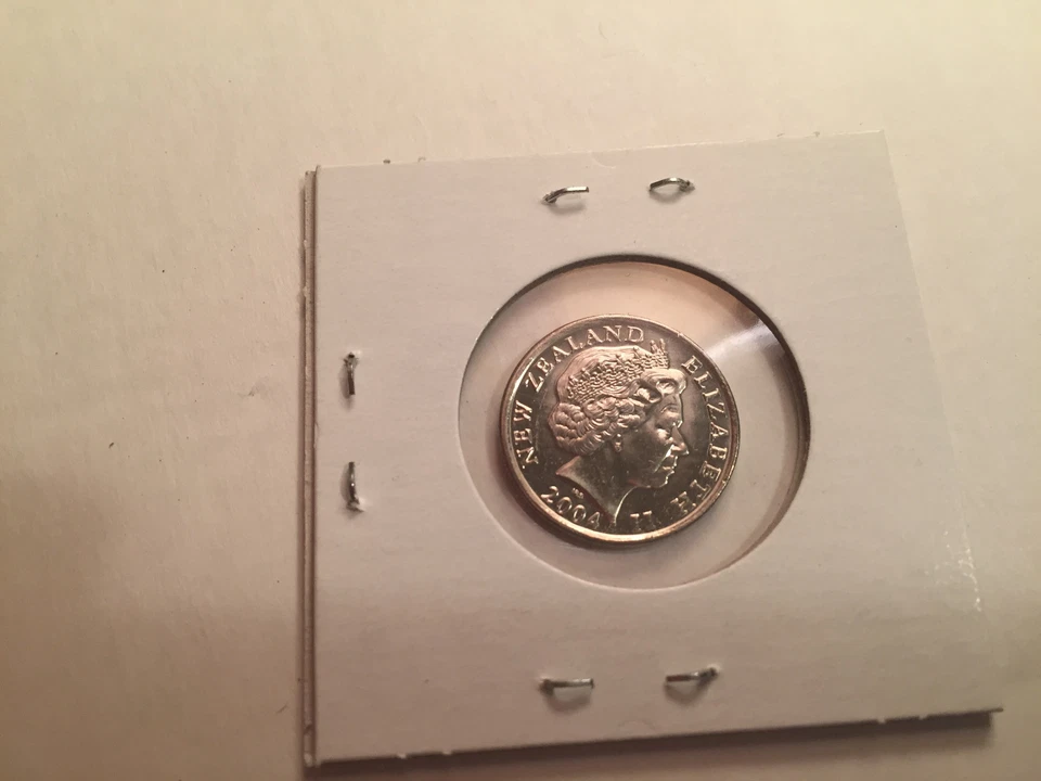 НОВАЯ ЗЕЛАНДИЯ: 2004 НЕ БЫВШИЕ В ОБРАЩЕНИИ 5 ЦЕНТОВ COIIN!!!РЕДКАЯ - Изображение 3 из 4