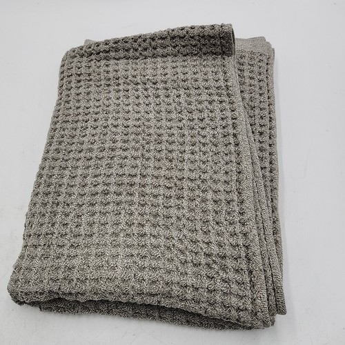 NEW Onsen Waffle Bath Towel 31 x 57 inch - Cinder Grey