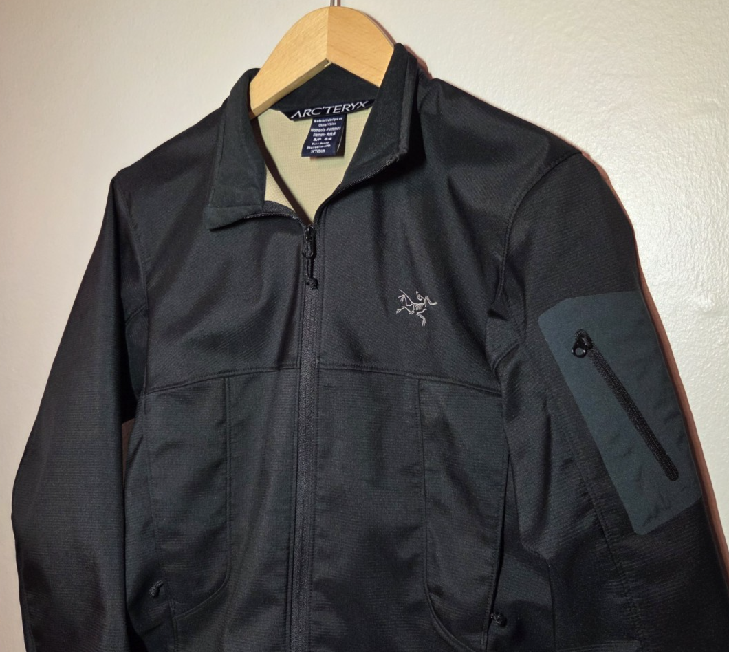 ARC'TERYX Giacca nera donna vintage Arc’teryx Y2K USA Wear logo OG taglia small
