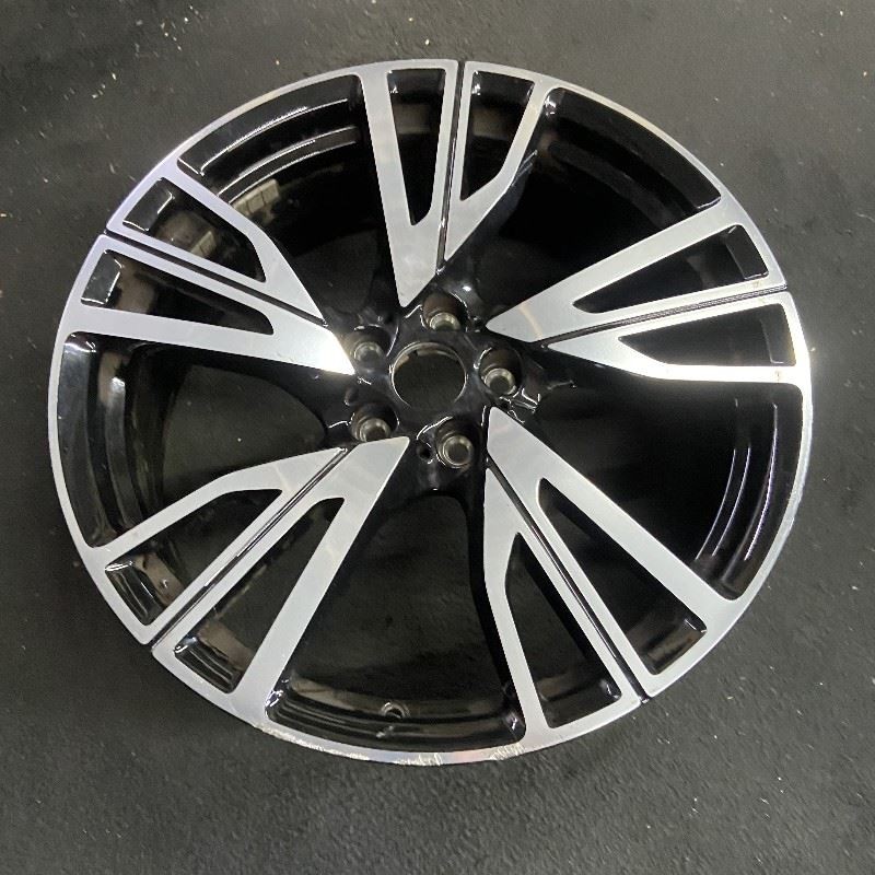 BMW i8 2014-2017 Front Right Wheel Black P/N 56086201