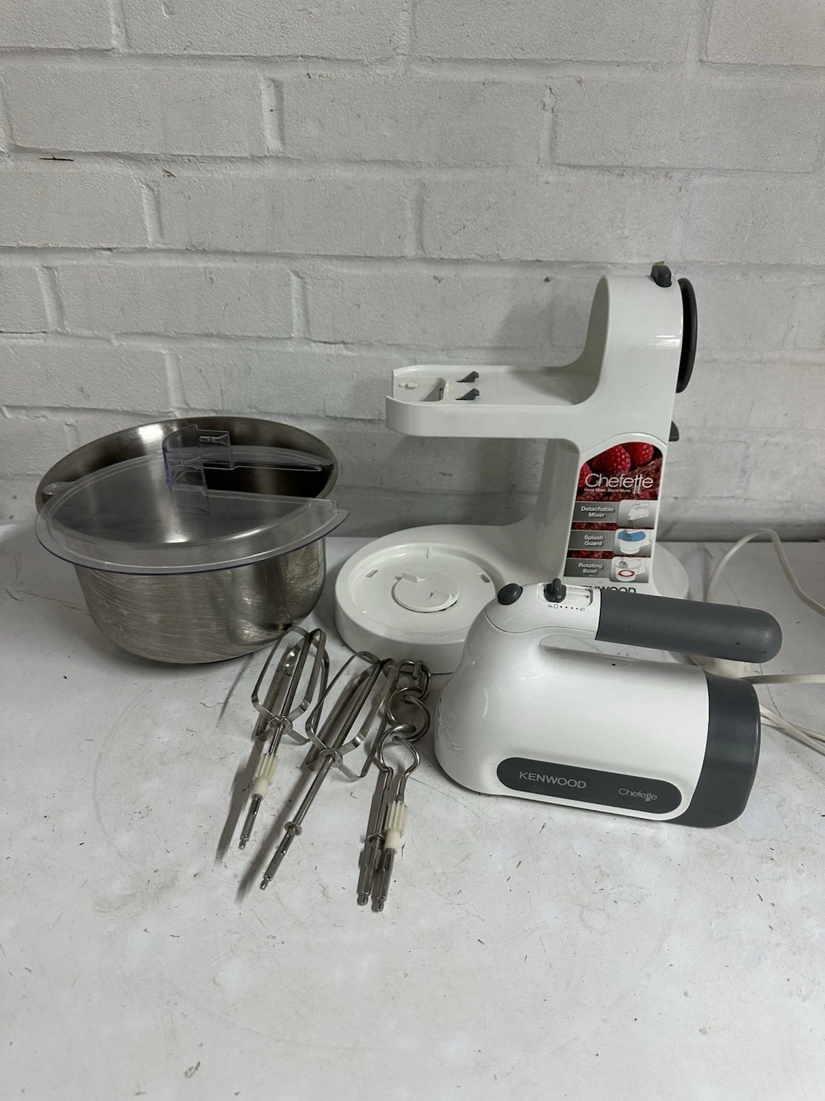 Kenwood HM680 Chefette 350W 3L Hand and Stand Mixer with Bowl & Splash Guard
Opens in a new window o