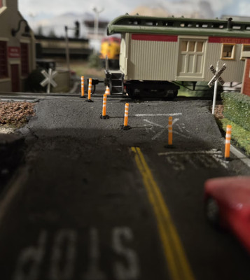 USA MADE - HO Scale Traffic Barrier Set of 36 HO Scale Pylons