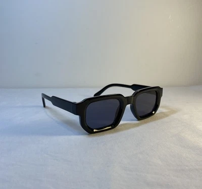 Lunettes de soleil noires – Verres noirs – Neuves – UV400 - Photo 1/4
