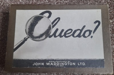 Vintage 1940 s Small Box CLUEDO Board Game - gt cond cards rules playing pieces 