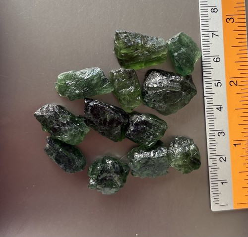 Good Lot 220 Cts Natural Green Colour Apatite Rough From Madagascar - Picture 6 of 6