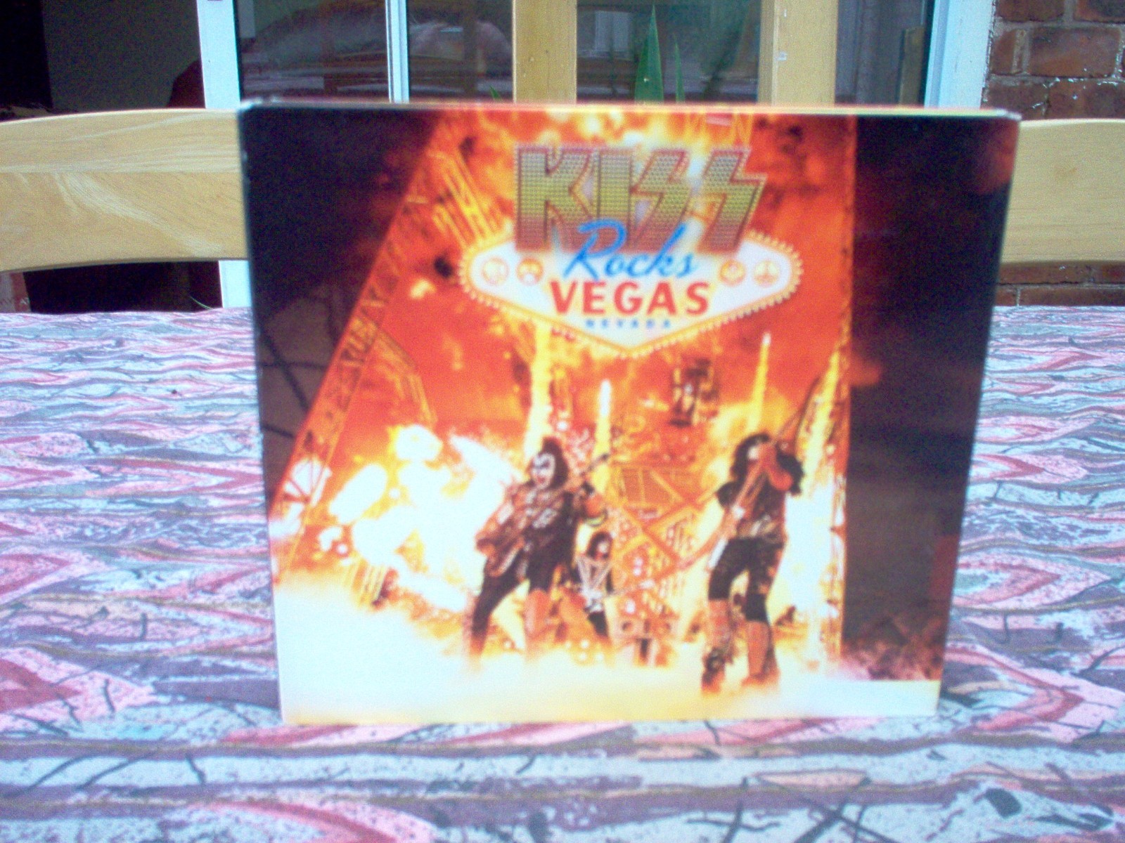 KISS ROCKS VEGAS NEVADA (CD & DVD & BOOKLET) VGC . RARE