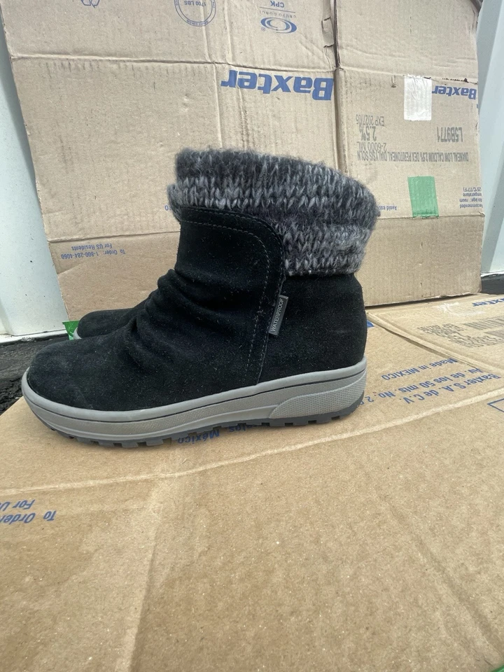 Botines impermeables Baretraps Danna en color negro con puño de punto. Mujer Talla 6.5 Foto 2 de 4