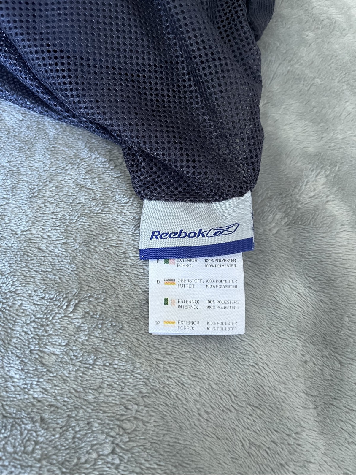 Reebok Black Vector Equipment Men's Track Jacket Medium Reflective Detail image 7