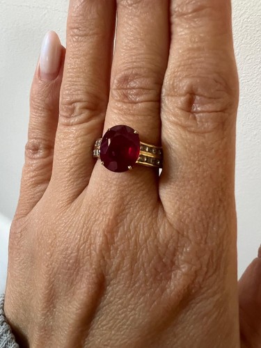 9ct Yellow Gold Ring Red Ruby and Clear Diamonds Hallmarked ring Size T 1/2 - Picture 2 of 9