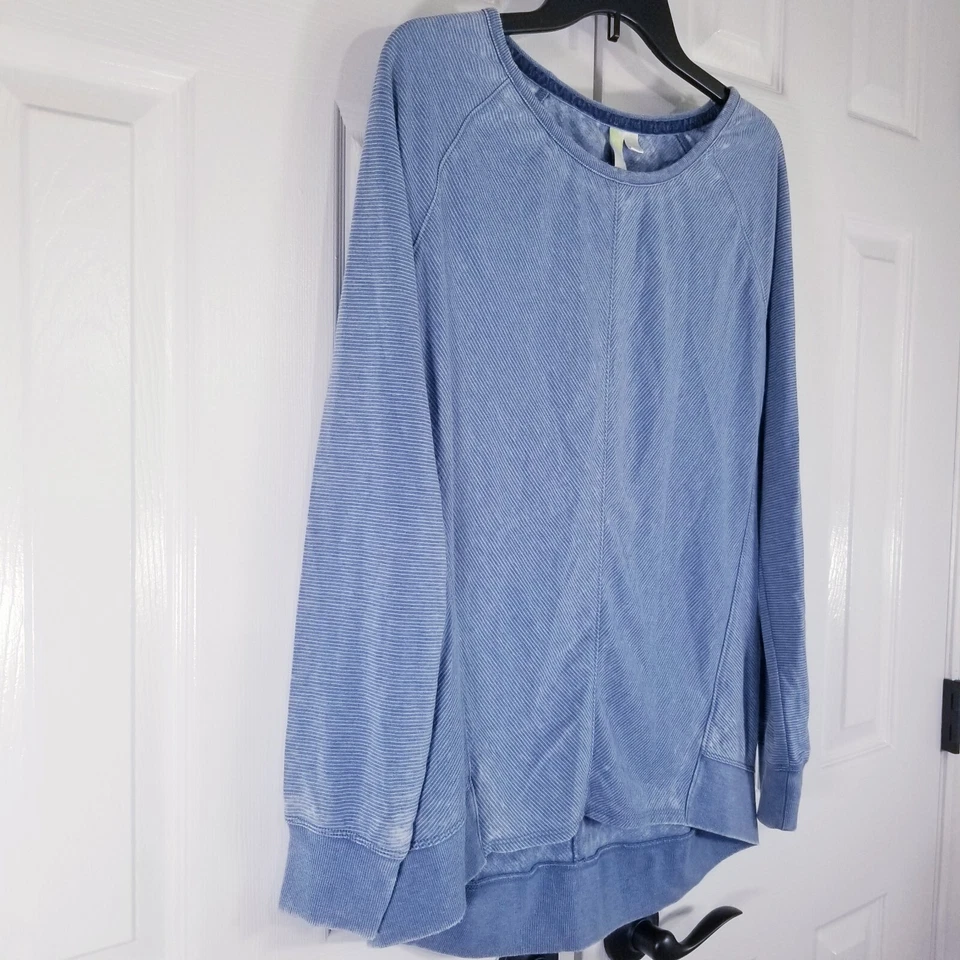 Green Tea  Women's Activewear Top Blue Round Neck Long Sleeve Shirt Sz Small - Image 2 of 4