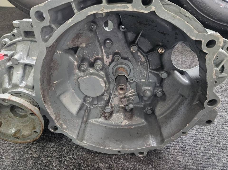 VW Volkswagen Passat 1990-1993 / Corado 1990-1992 transmisión manual 5 velocidades  Foto 3 de 4