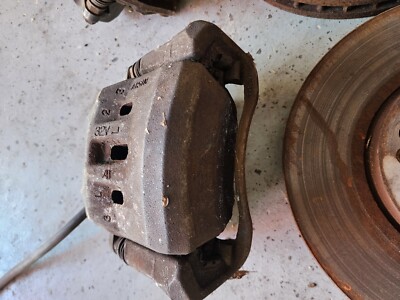 Toyota Chaser JZX90 Left And Right Front Brake Caliper And Rotors | OE