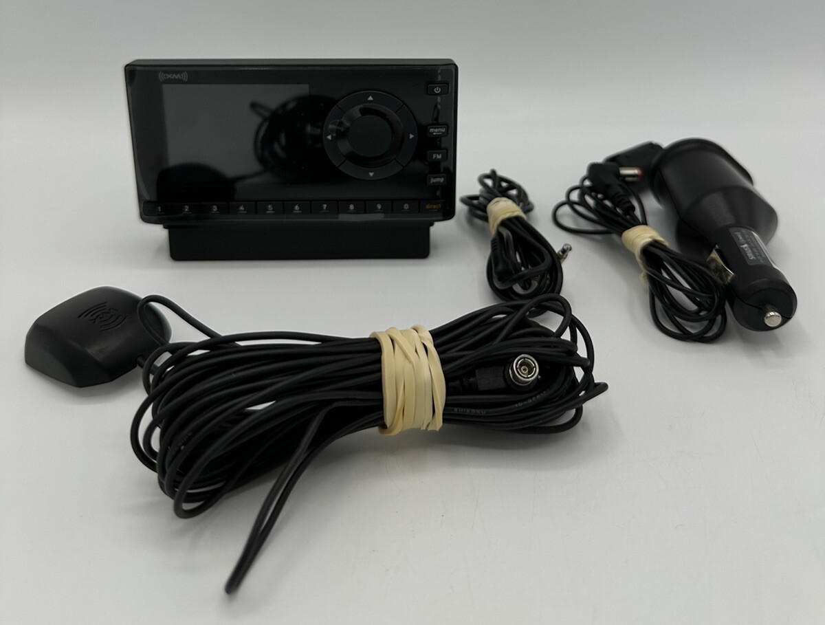 Sirius XM Satellite Radio Receiver Model XDPIV1 with accesso