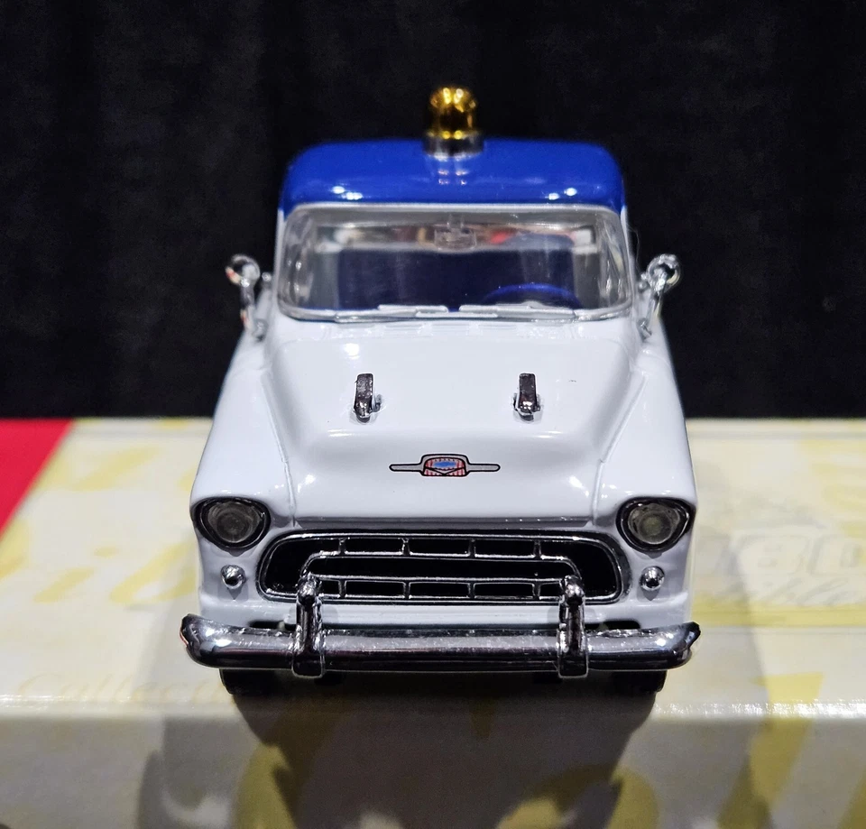 Matchbox 57 1957 Chevy Pickup Truck American Airlines Chevrolet YIS04-M 1:43 - Image 4 of 4