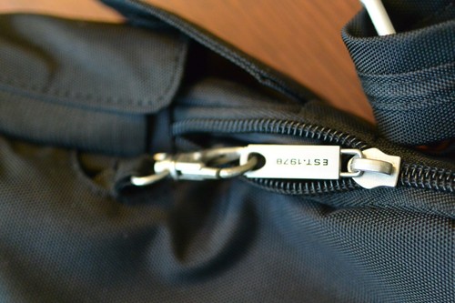 NUOVA borsa a tracolla PACSAFE #42224 borsa da viaggio in nylon nero antifurto RFID - Foto 12 di 13