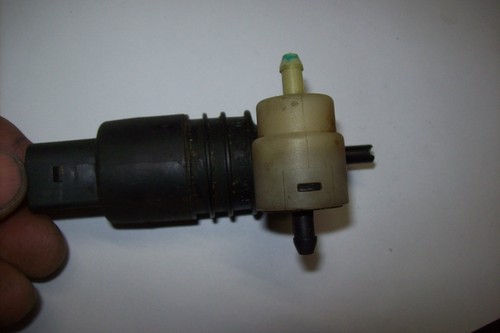 Waschwasserpumpe VW Golf 4 nr.1J6955651 VDO auch Audi A3 A4 A6 passend