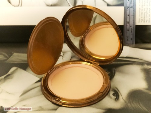 Joan-inscribed distressed vogue vanities-Vintage Powder Compact-Make Up-Mirror - Foto 7 di 8