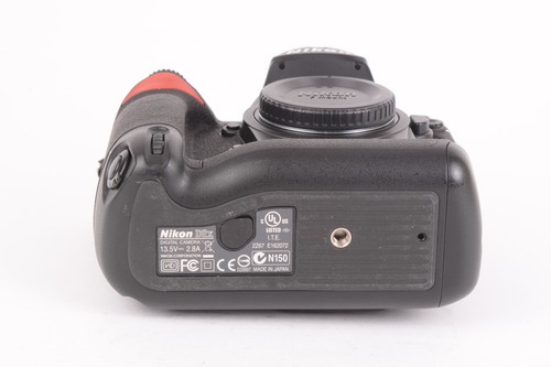 Nikon D2X DSLR 12.1MP Camera Body Shutter Count:5.1k #Z-71685 - Picture 7 of 9