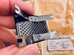 Orig. PRAKTICA Ersatzteil - 1 x PRAKTICA FILMANDRUCKPLATTE Nr.90080 - NEUWERTIG