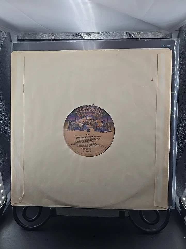 KISS Debut LP ULTRA RARE CLUB EDITION Casablanca 1974 R 134335 VG+/VG+ Foto 3 de 4