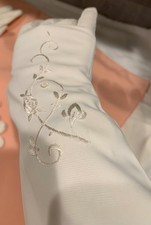2 Vintage white cotton floral embroidered gloves 1 - 11.5   1 - 9.5  Sm/Med