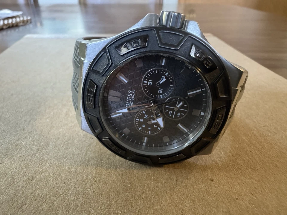 RELOJ FORCE 100M VINTAGE PARA HOMBRE GRANDE ADIVINAR DIVERS SPORT W0674G8 COLOR GRIS FUNCIONA Foto 4 de 4