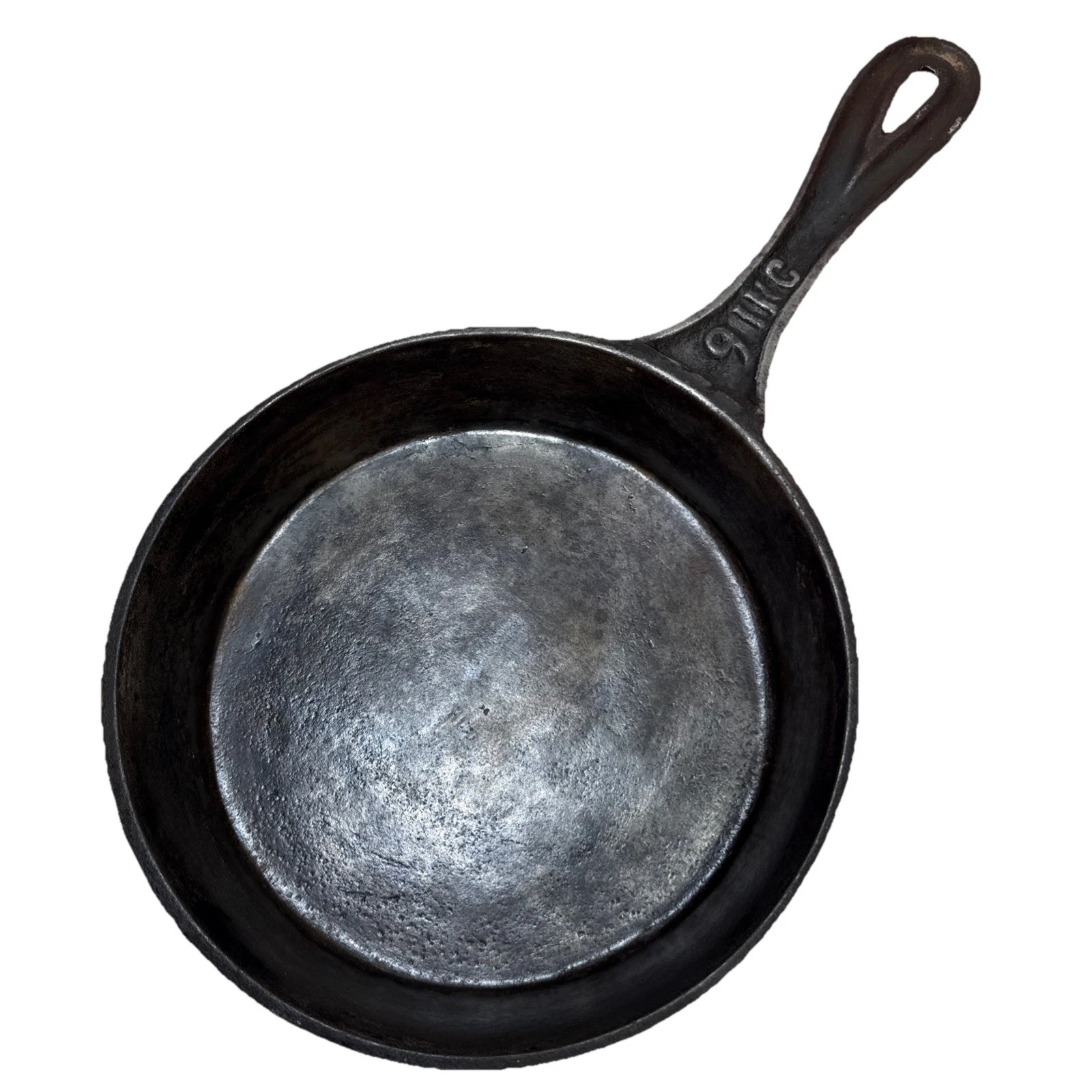Antique 9 in Cast Iron Skillet-Gate Marked 3 Foot Spider
