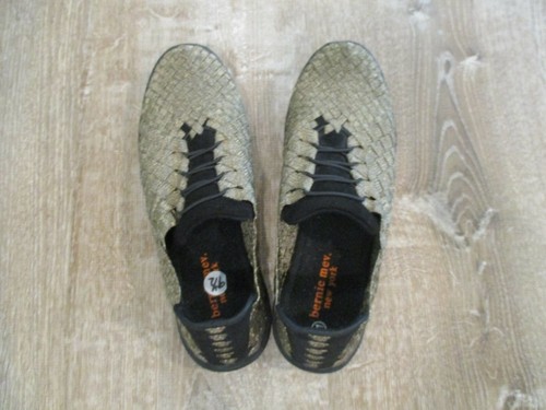 Bernie Mev New York (US 9.5) Victoria Gold Stretch Sneakers Lace Weave EUC - Picture 4 of 5