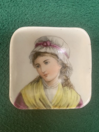 Almohadillas de mantequilla estilo retrato de porcelana del siglo XIX Severes ¡tan raras! - Imagen 7 de 9
