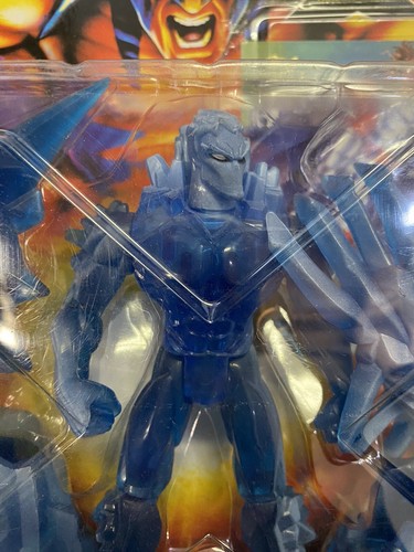 X-Men Classic Iceman Crystalline Armor Mutant Armor Series Figure Toy Biz 1996 - Picture 2 of 7