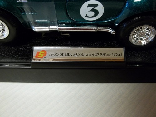 Superior 1965 Shelby Cobra 427 S/C 1:24 Diecast Car Green Collectible - Picture 2 of 5