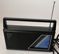 Vintage Soundesign AM/FM Portable Radio 2206 Battery or Electric Original Box