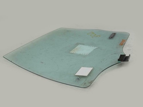 2000 - 2005 Saturn L Series Sedan Window Glass Door Passenger Right Rear Oem - Picture 4 of 10