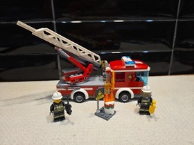 LEGO CITY: Fire Ladder Truck (60107) Complete With Box & Manual Retired 2016