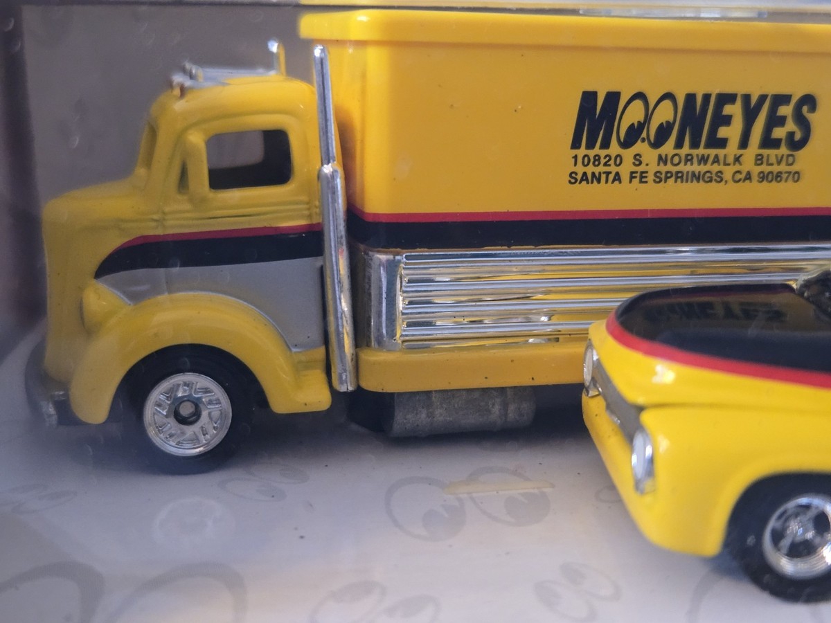 Hot Wheels 100 Moon Equipped 2 Car Set Mooneyes 1938 Ford Coe for