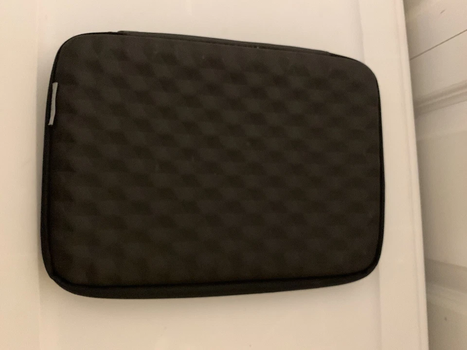 Funda para cuaderno Belkin negra acolchada con cremallera bolsa de 12" x 8,5" Foto 4 de 4