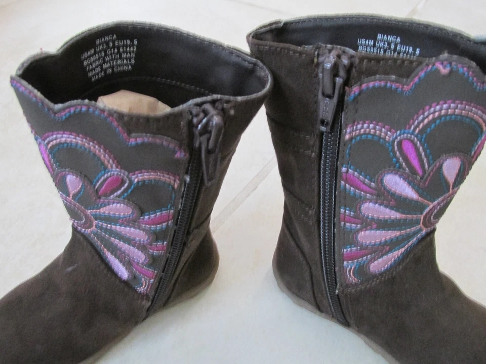 NEW STRIDE RITE Bianca Boots Toddler Girls Sz 5 M Brown w Pink Embriodery $45 - Imagem 3 de 4