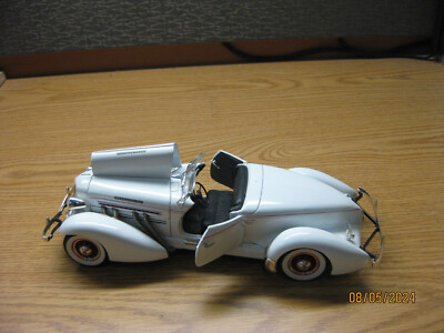 1/18 1935 AUBURN BOAT TAIL , IN WHITE , BY ERTL ,NO BOX | eBay