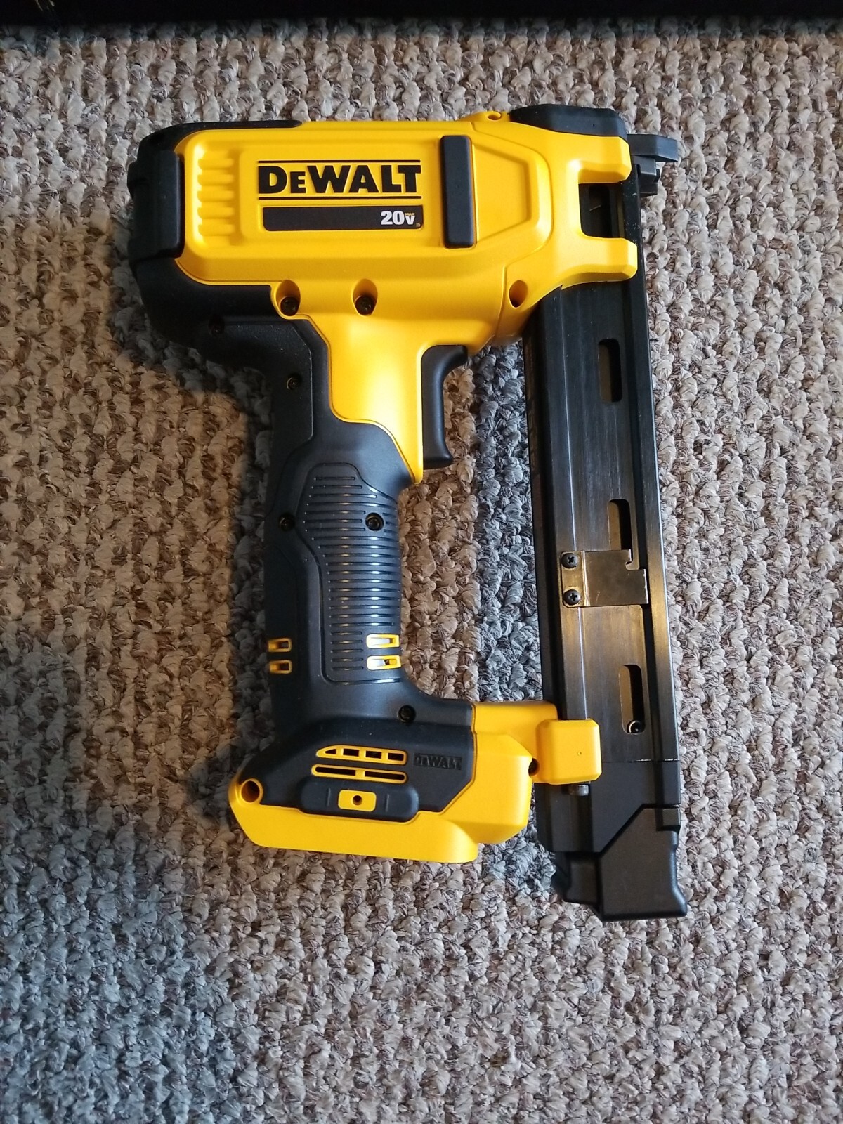 DEWALT DCN701D1 20V MAX CORDLESS CABLE STAPLER TOOL KIT. eBay