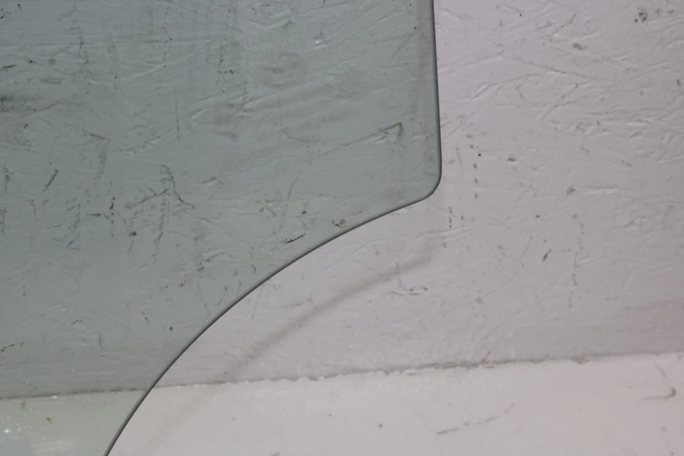 Mazda 3 2010-2013 puerta trasera izquierda ventana vidrio OEM GM22 Foto 2 de 4