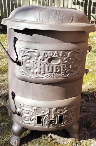 Chubby coal Stove,great condition with  new mica vision window