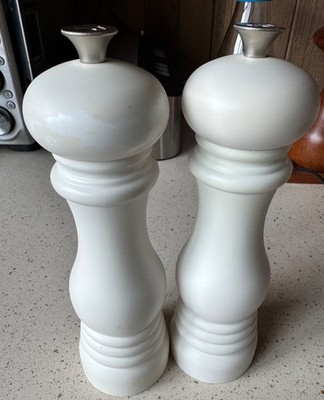 Le Creuset SALT & PEPPER MILL SET  '' White''