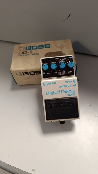 DELAY Boss DD-3 V1 Japan sep 87 Pedal efectos Guitarra