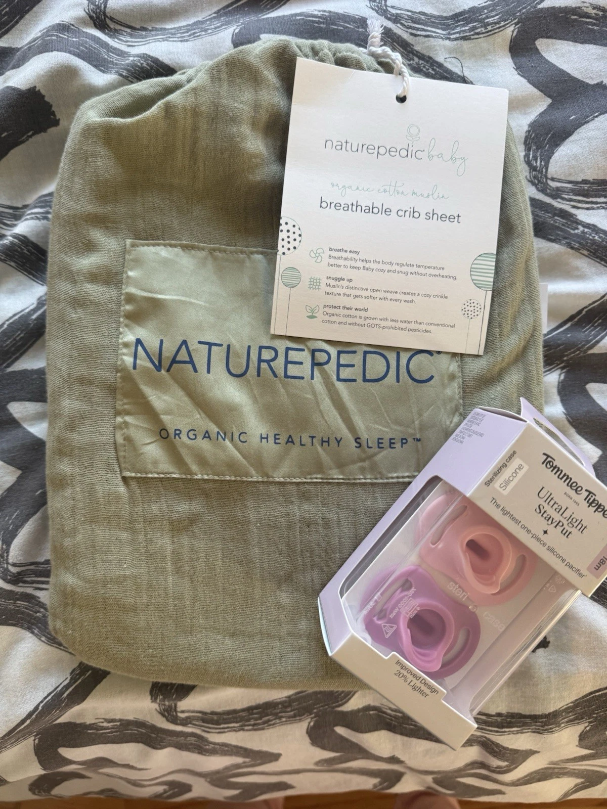 Bundle! Nature Pedic Crib Sheet + Tomee Tippee Pacifier Set Of 2
Opens in a new window or tab