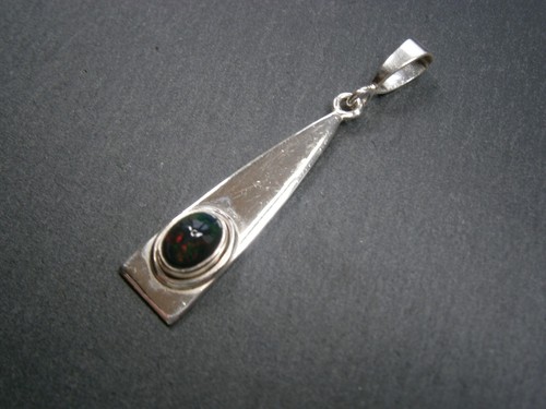 925 Sterling Silver Black Ethiopian Opal gemstone Pendant - Picture 8 of 14
