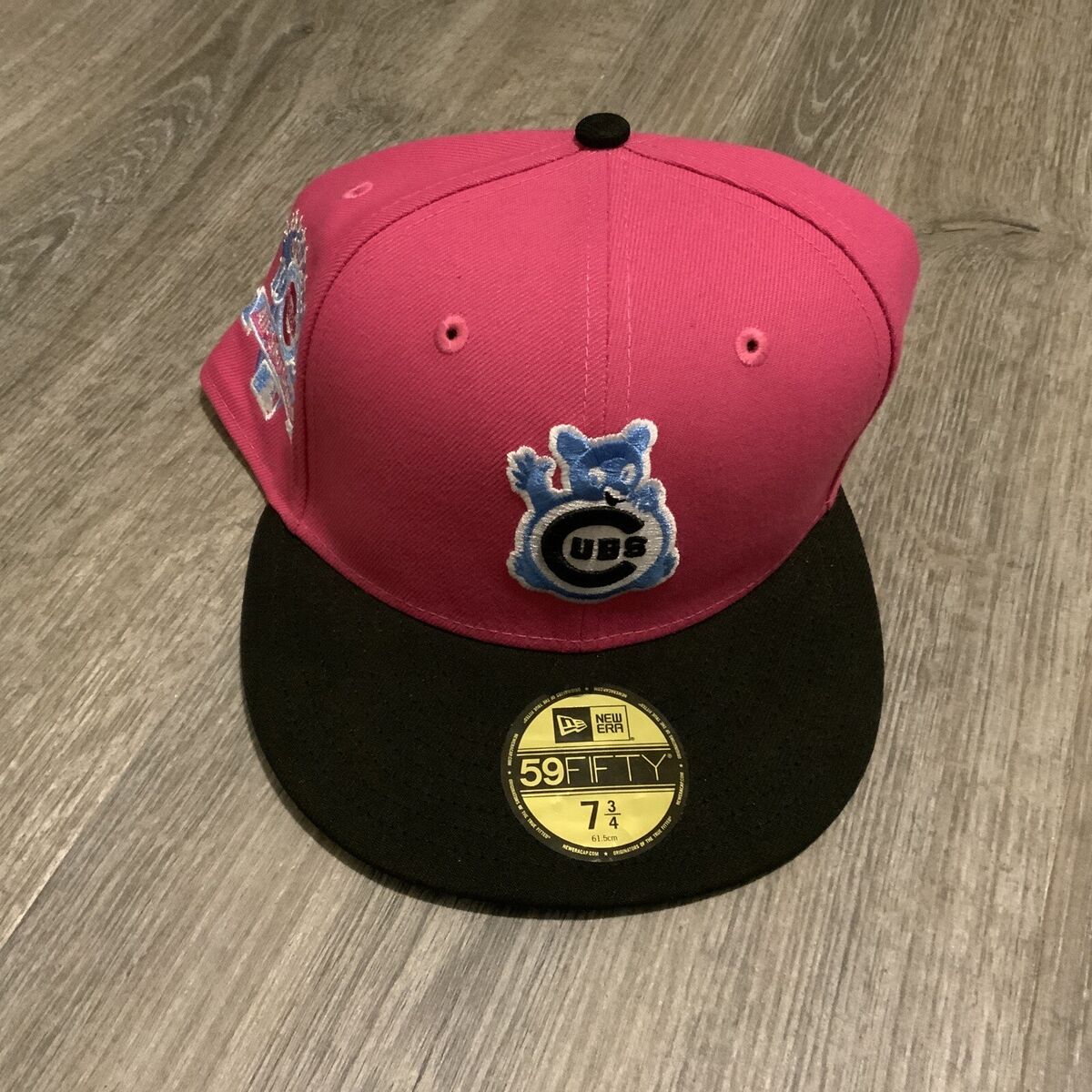 New Era Chicago Cubs 59FIFTY Hat Pink/Black Men's Size: 7 3 New Era Chicago Cubs 59FIFTY Hat Pink/Black Men's Size: 7 3